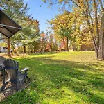Modern And Accessible 5 Bedroom Home In Cranberry, Pittsburg With Game Room