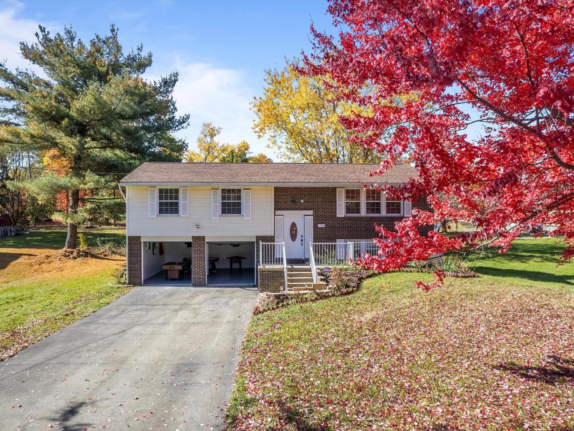 Holiday home Modern And Accessible 5 Bedroom In Cranberry, Pittsburg With Game *