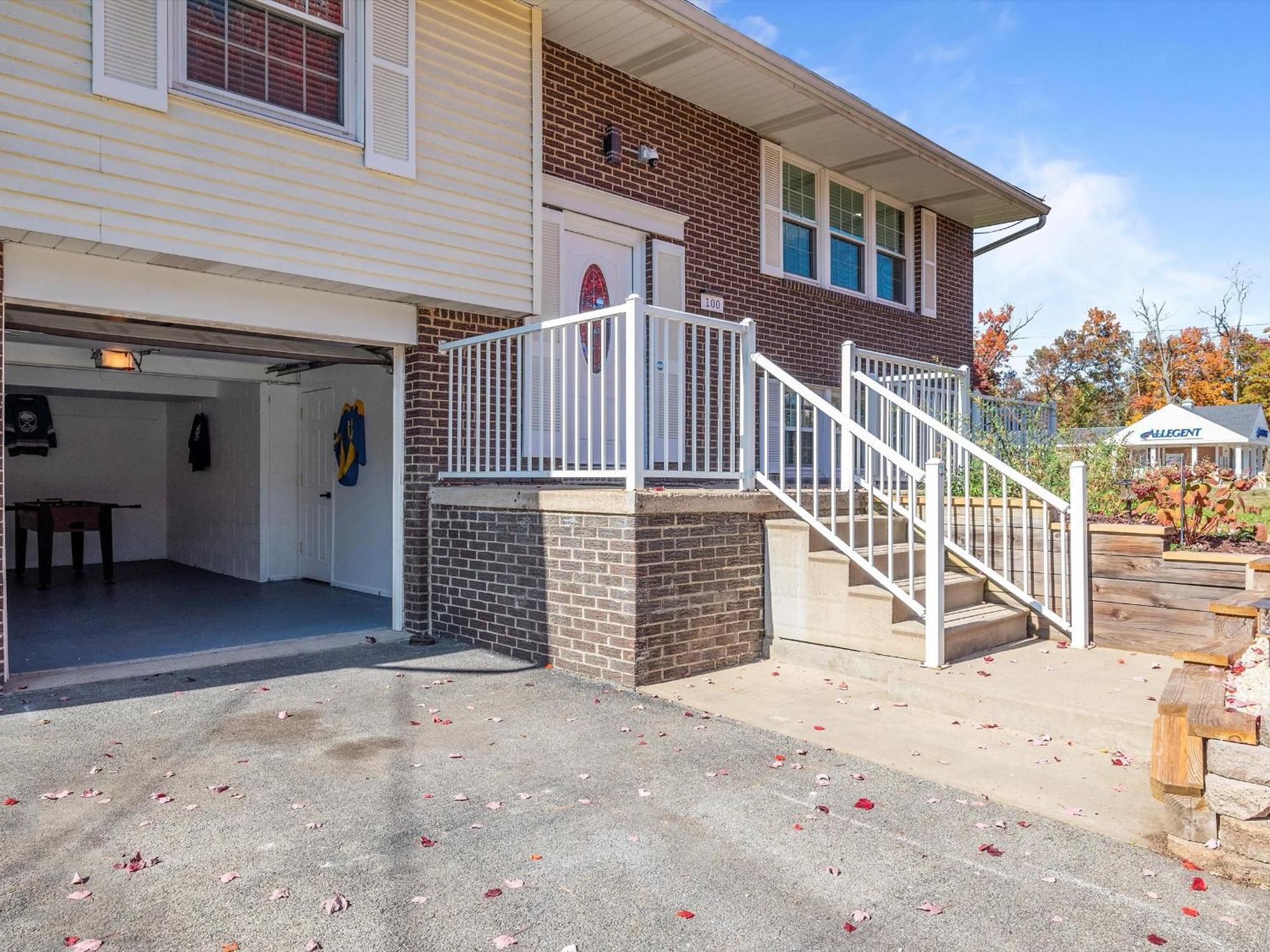 Holiday home Modern And Accessible 5 Bedroom In Cranberry, Pittsburg With Game