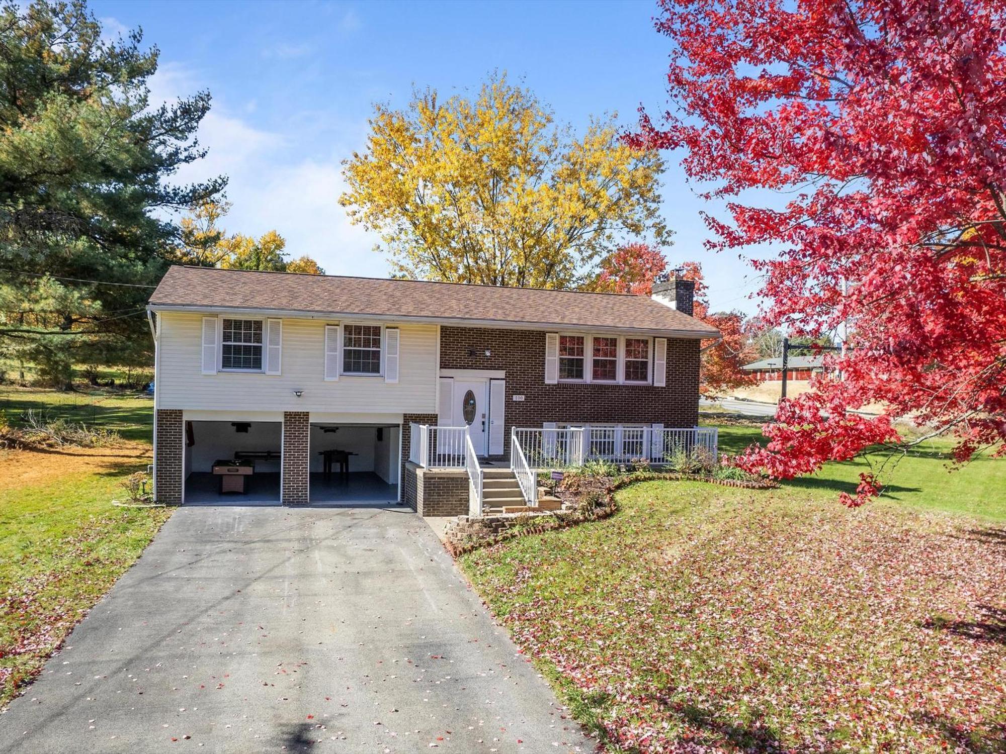 Modern And Accessible 5 Bedroom In Cranberry, Pittsburg With Game *