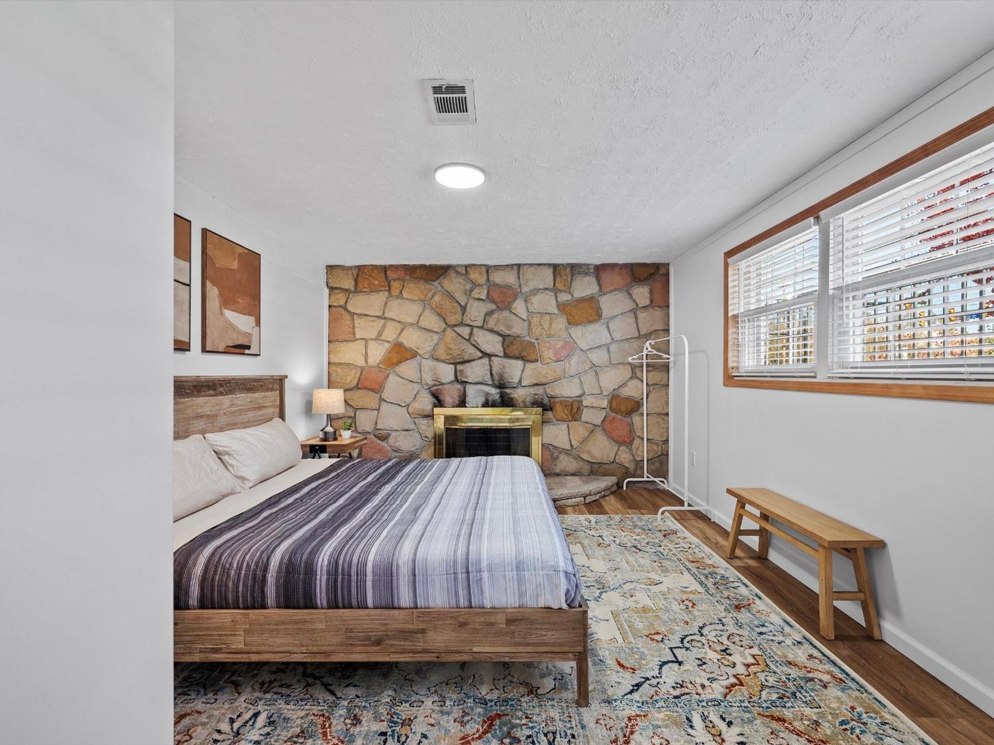 Holiday home Modern And Accessible 5 Bedroom In Cranberry, Pittsburg With Game