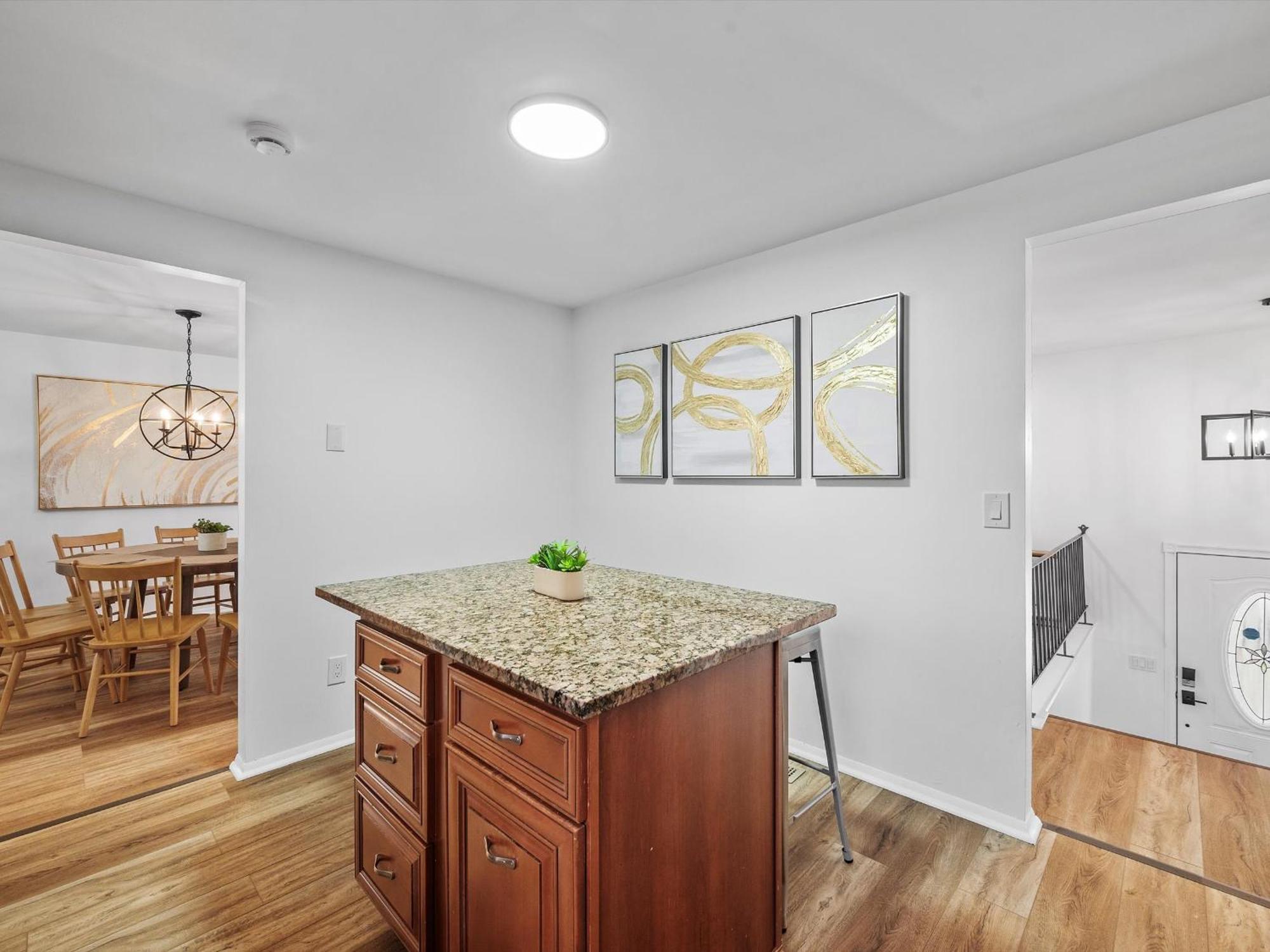Modern And Accessible 5 Bedroom In Cranberry, Pittsburg With Game