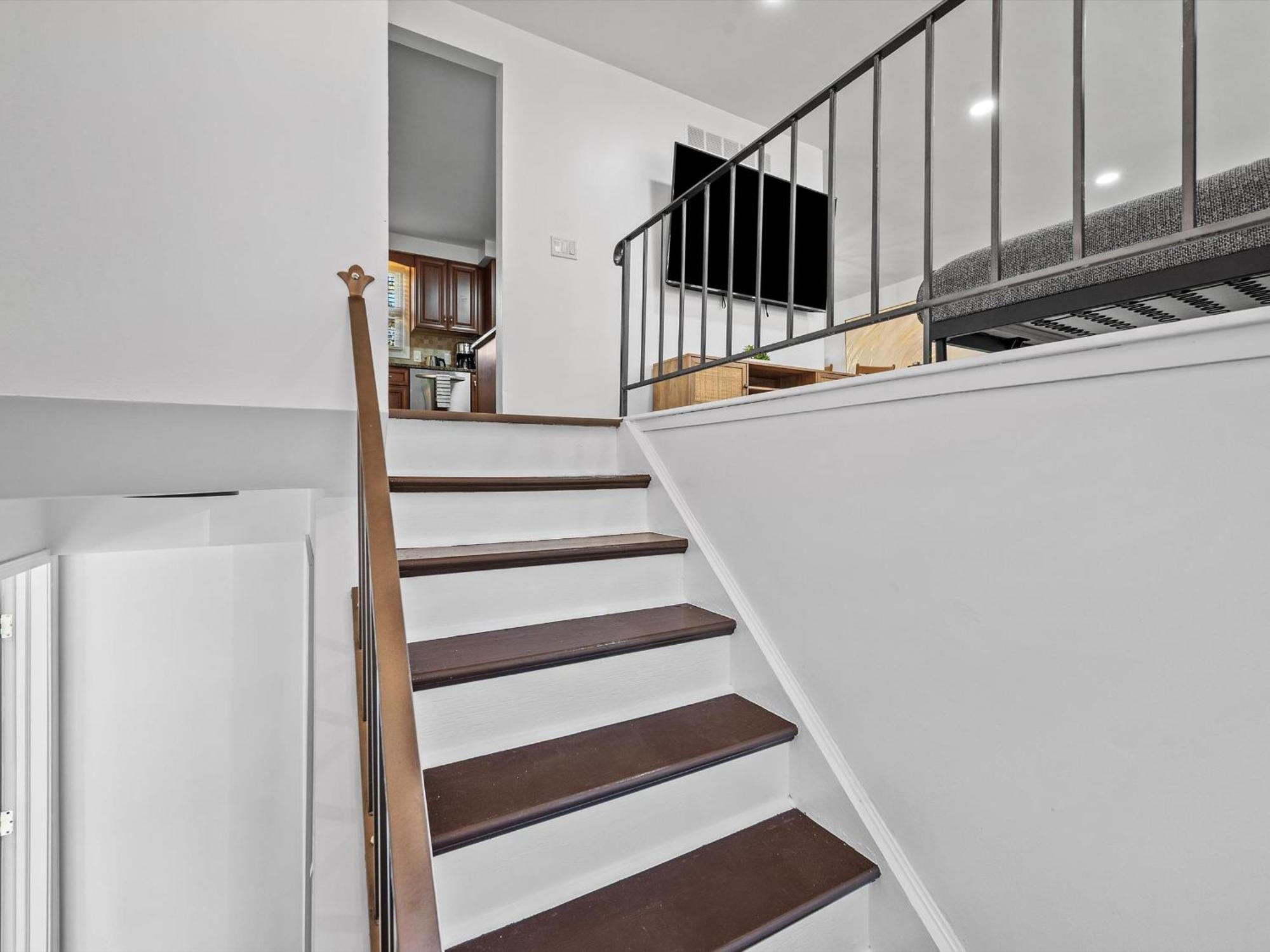Modern And Accessible 5 Bedroom In Cranberry, Pittsburg With Game